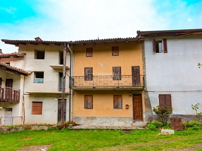 Appartamento con 5 locali in vendita in Via Pertengo, San Raffaele Cimena