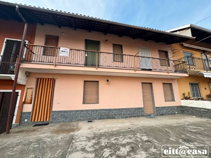 Casa con 5 locali in vendita in Verolengo