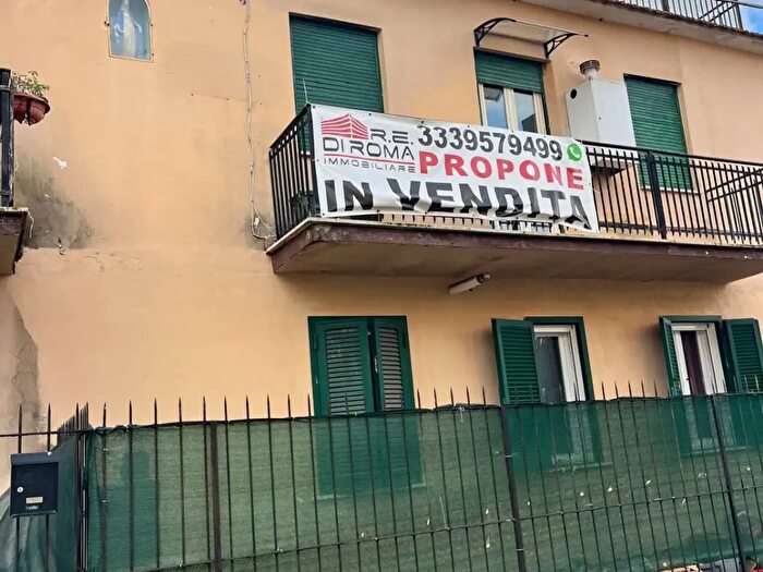 Appartamento quadrilocale in vendita in Via Filippo Cavolini, Roma