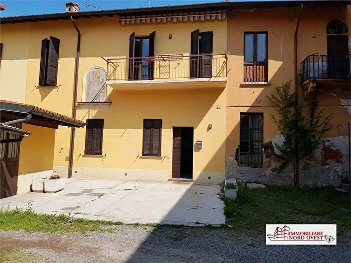 Casa trilocale in vendita in Via Camillo Benso Conte di Cavour, Corbetta