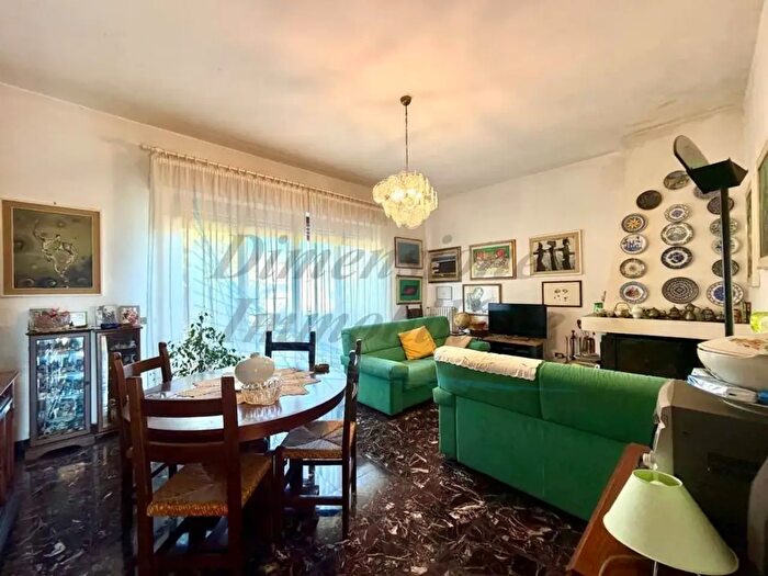 Casa con 5 locali in vendita in Via Raffaello Sernesi, Rosignano Marittimo