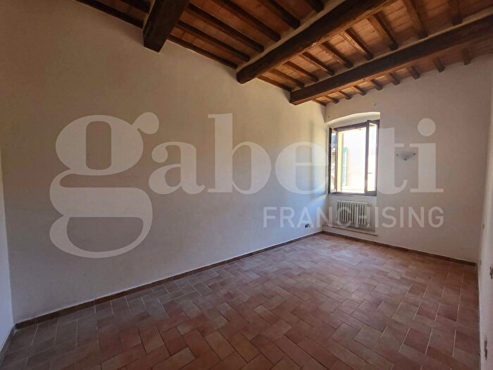 Appartamento trilocale in affitto in Via Mazzini Snc, Foligno