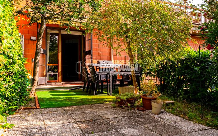 Appartamento trilocale in vendita in Via Brigata Macerata, Macerata