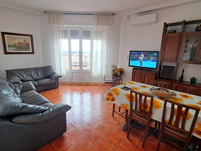 Appartamento quadrilocale in affitto in Via del Partigiano, Rosignano Solvay, Rosignano Marittimo