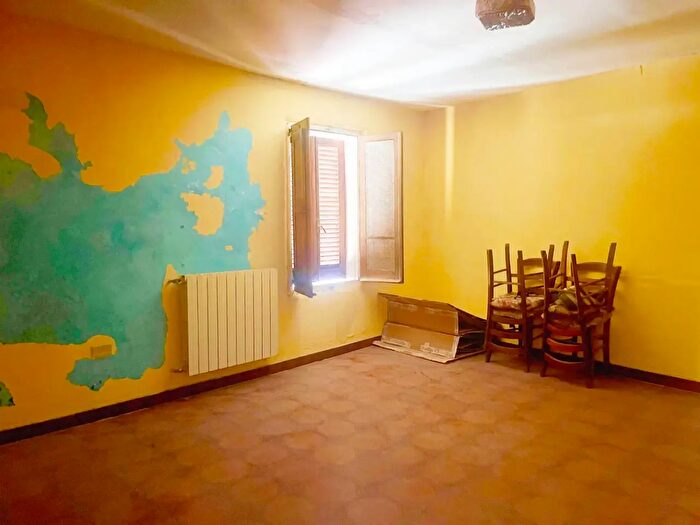 Casa quadrilocale in vendita in Via Garibaldi, Tonara