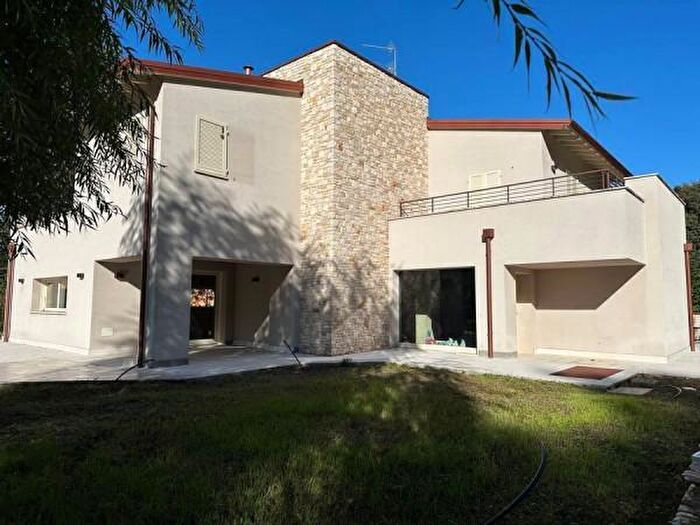 Casa con 6 locali in vendita in Via Fantasina, Cellatica