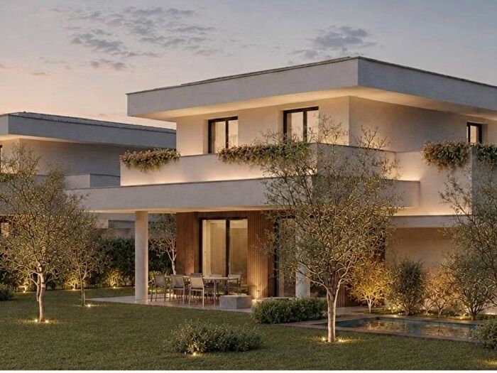 Casa con 6 locali in vendita in Via Odescalchi, Vertemate con Minoprio