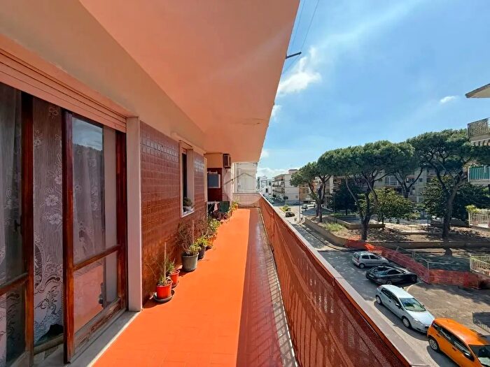 Appartamento quadrilocale in vendita in Viale Vesuvio, Volla