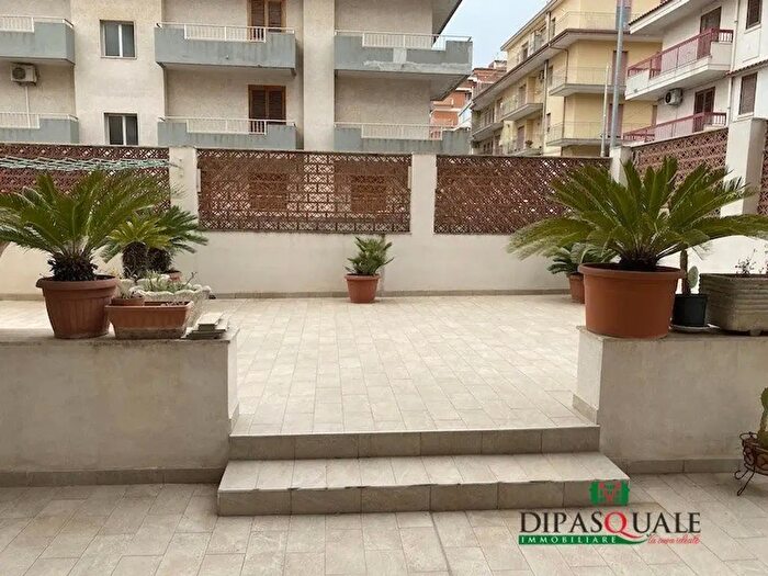 Appartamento con 7 locali in affitto in Via Meucci, Ragusa