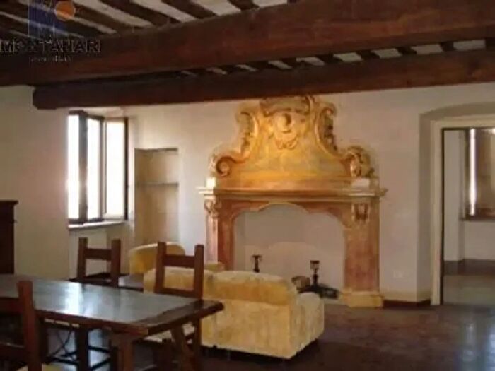 Appartamento quadrilocale in vendita in Via Monte Fumaiolo, Foligno