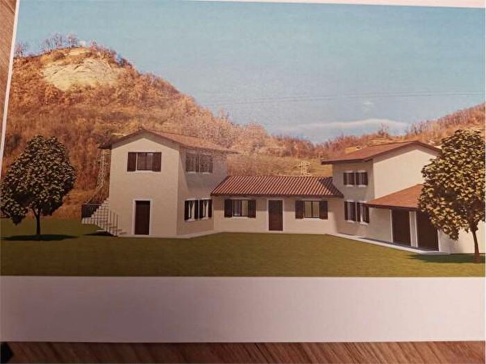 Casa con 6 locali in vendita in Ceva