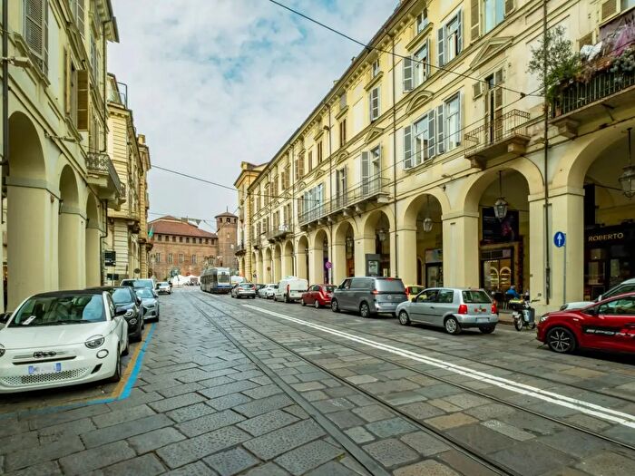 Appartamento con 5 locali in vendita in Via Po, Torino