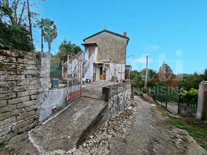 Casa bilocale in vendita in Versano Snc, Teano