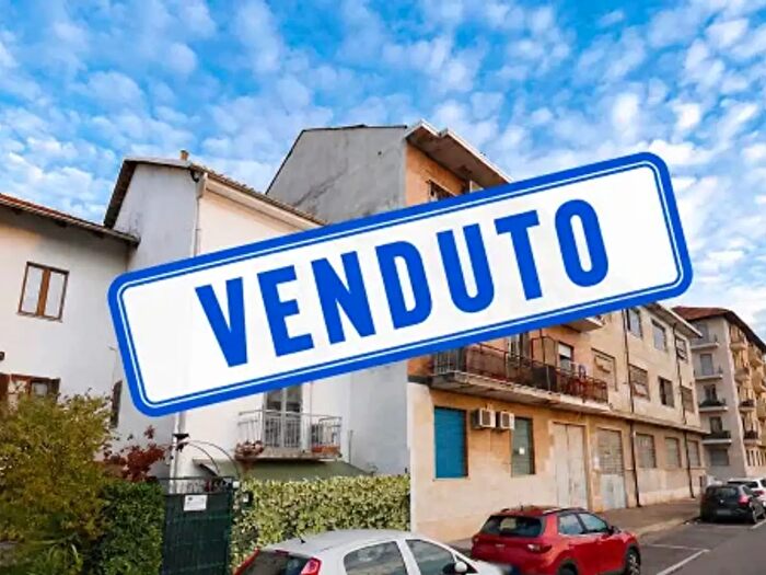 Appartamento trilocale in vendita in Via Fossata, Torino
