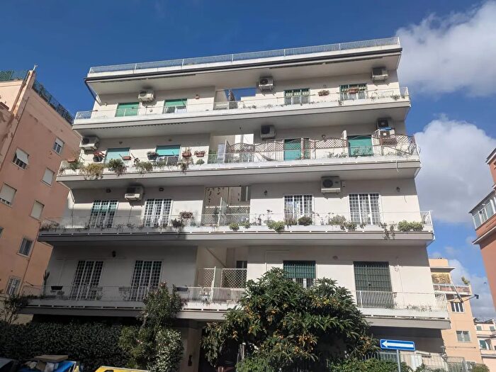 Appartamento trilocale in affitto in Via Lattanzio, Roma