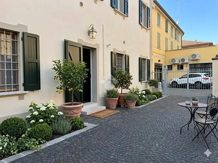 Appartamento trilocale in vendita in Via Roma, San Martino In Rio