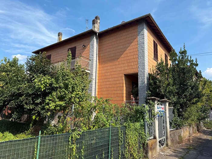 Casa con 10 locali in vendita in Novi Ligure