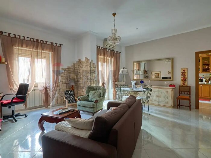 Appartamento trilocale in vendita in Viale della Bella Villa, Roma