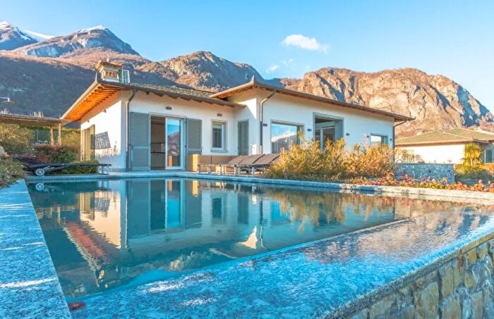 Casa con 5 locali in vendita in Griante