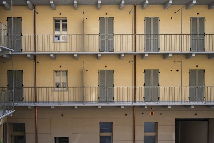 Appartamento trilocale in vendita in Via Nizza, Torino