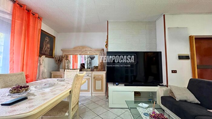 Appartamento trilocale in vendita in Via l Pirandello, Cologno Monzese