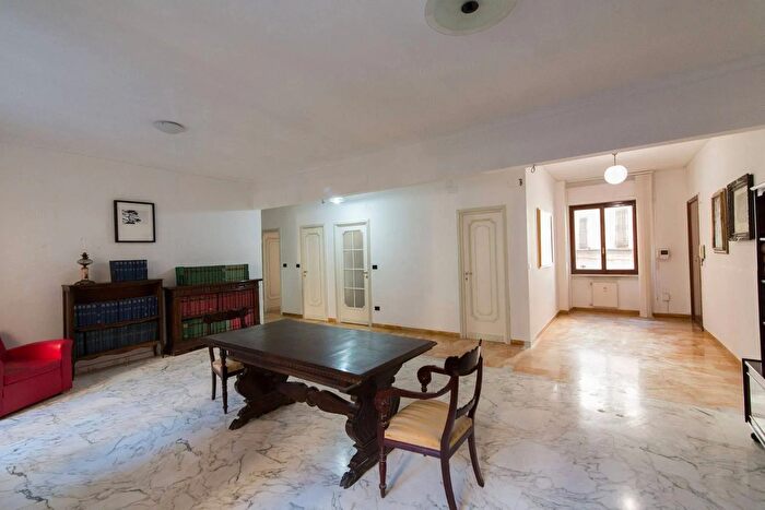 Appartamento con 6 locali in vendita in Piazza Galeazzo Alessi, Genova