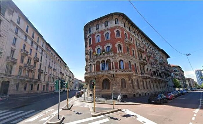 Appartamento trilocale in affitto in Via Aurelio Saffi, Vincenzo Monti, Milano