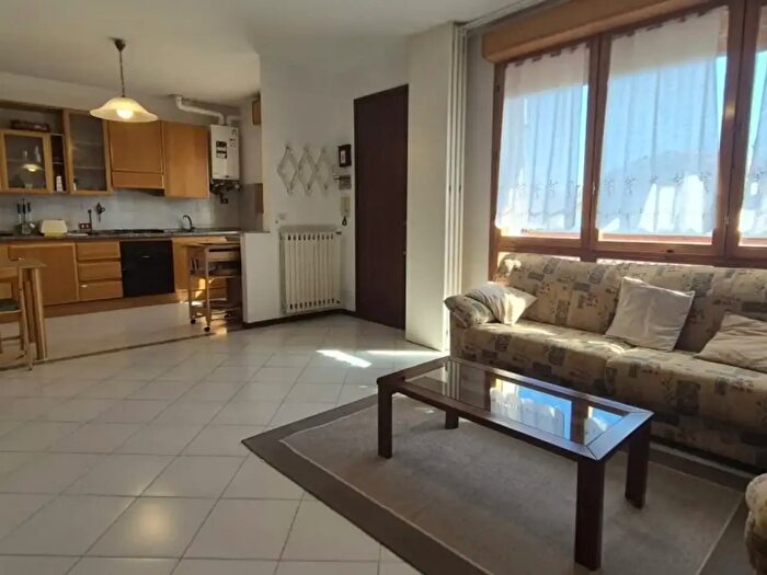 Appartamento trilocale in affitto in Massa