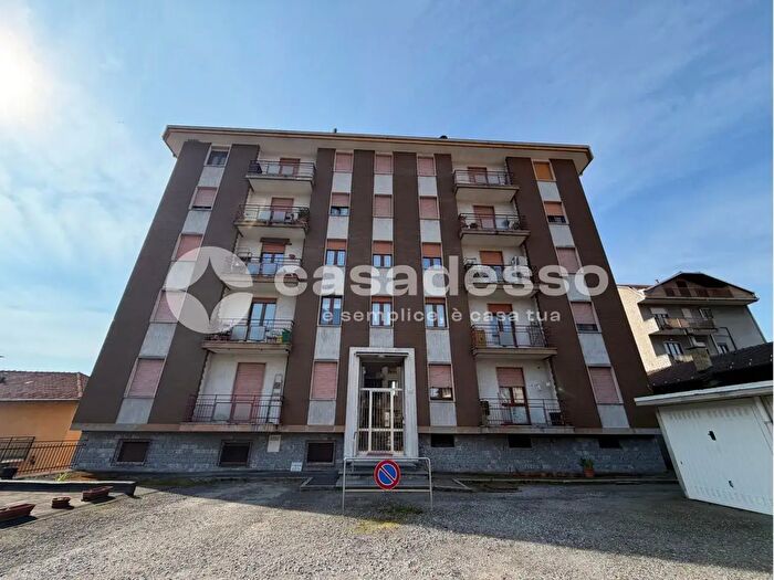 Appartamento quadrilocale in vendita in Via Montrigone, Borgosesia