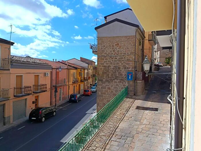 Casa trilocale in vendita in Via Napoli Bracconeri, Troina