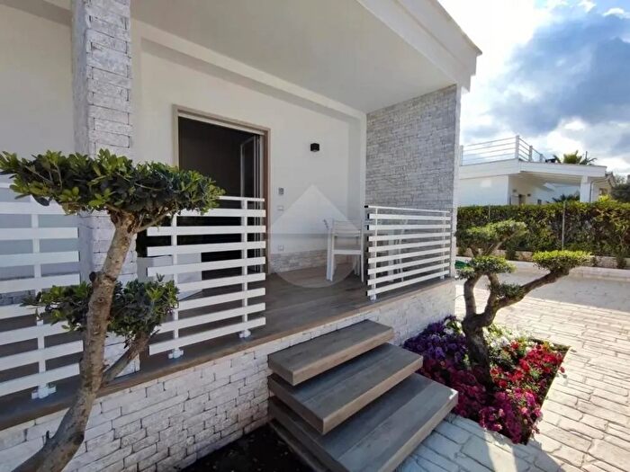 Casa con 5 locali in vendita in Minturno