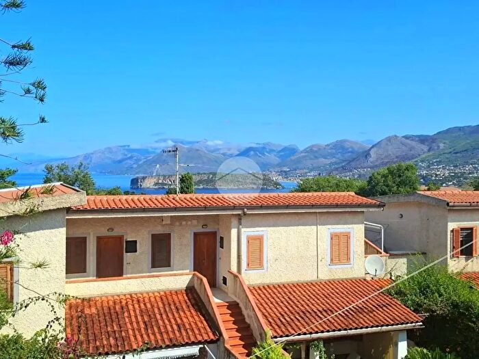 Appartamento trilocale in vendita in Contrada Dino, San Nicola Arcella