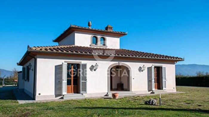 Casa con 6 locali in vendita in Case Sparse Cortona, Cortona