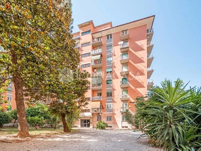 Appartamento trilocale in vendita in Viale Marco Fulvio Nobiliore, Roma