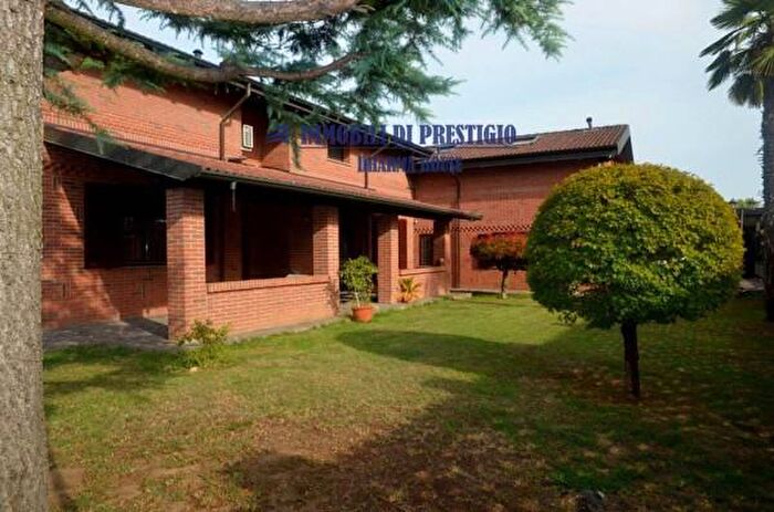 Casa con 6 locali in vendita in Via Maestra, Borgo San Siro