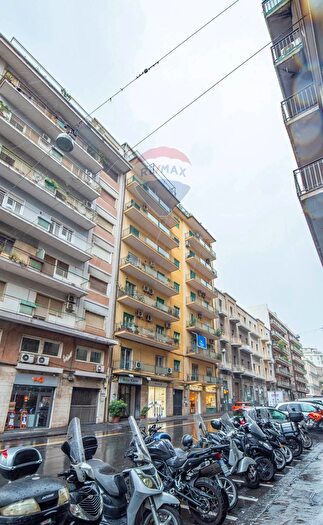 Appartamento con 6 locali in vendita in Via Gabriele dAnnunzio, Catania