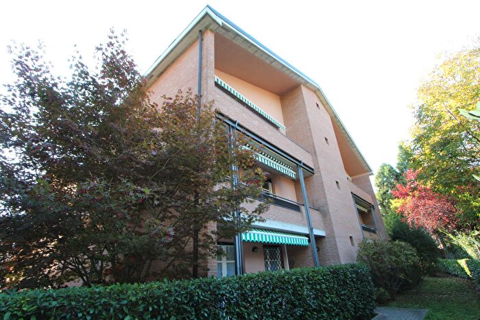 Appartamento con 5 locali in vendita in Viale dellIndipendenza, Valsamoggia