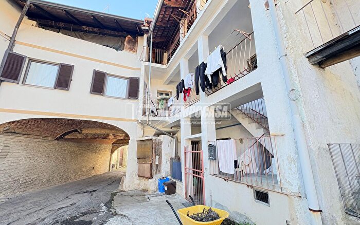 Casa con 6 locali in vendita in Via Bonardi, Cossato