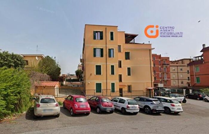 Appartamento trilocale in vendita in Via Antonio Bertolotti, Roma
