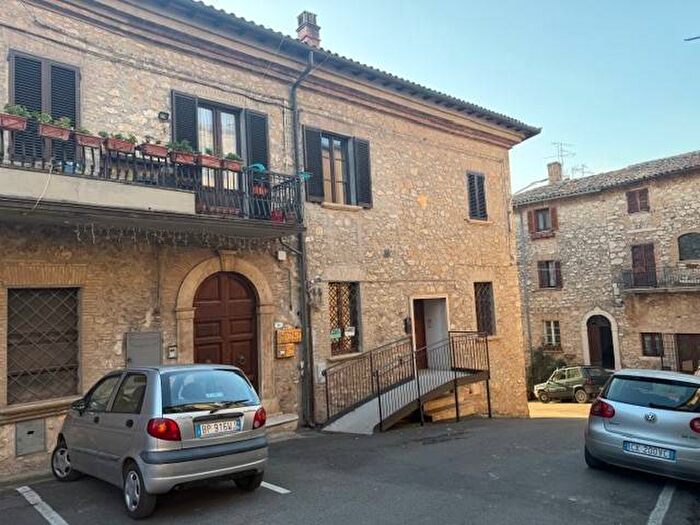 Appartamento trilocale in affitto in Largo Modesto Scianca, Centro, Montecchio