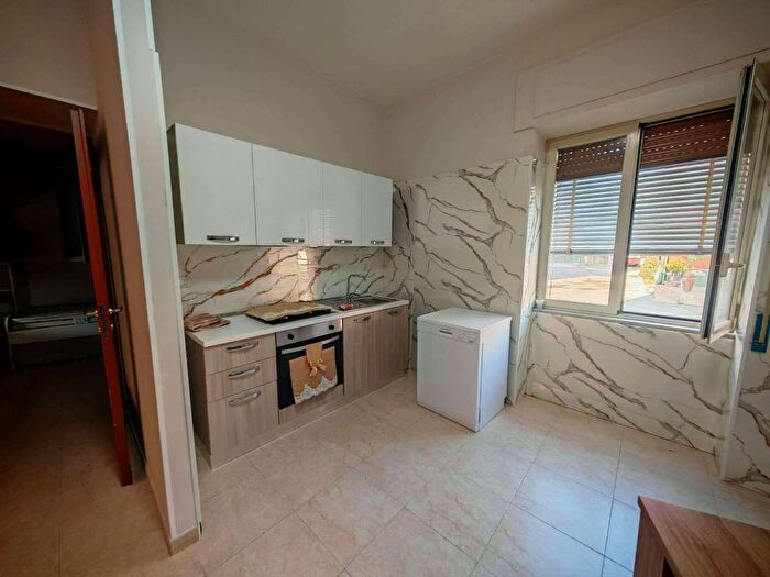 Appartamento trilocale in affitto in via montesanto, Somma Vesuviana