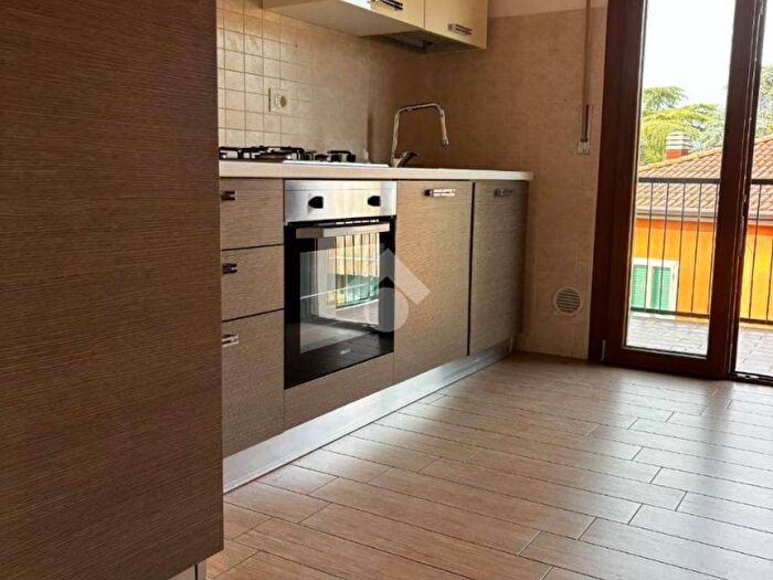 Appartamento trilocale in affitto in Via spina, Borgo Roma, Verona