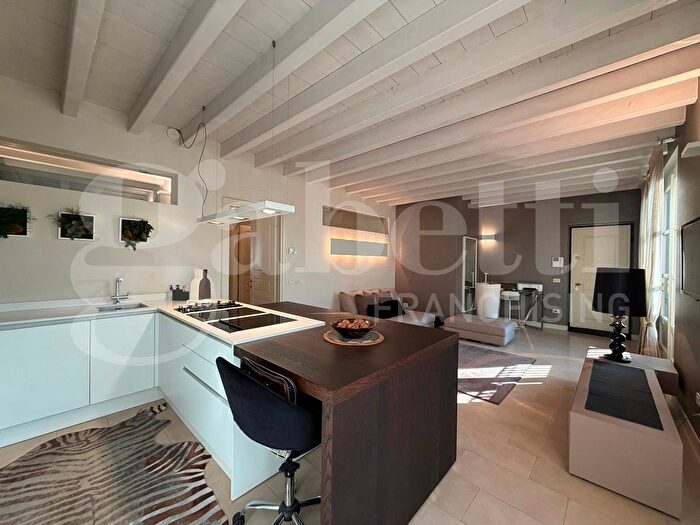 Appartamento trilocale in vendita in Via Cavour, Castegnato