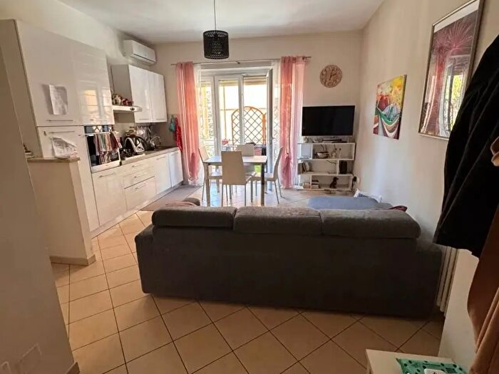 Appartamento trilocale in vendita in Via Endertà, Roma