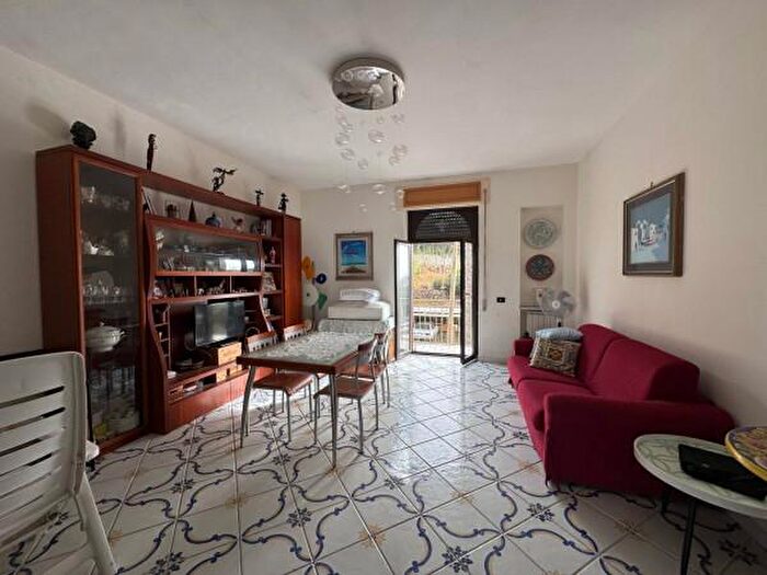 Appartamento quadrilocale in vendita in Massa Lubrense