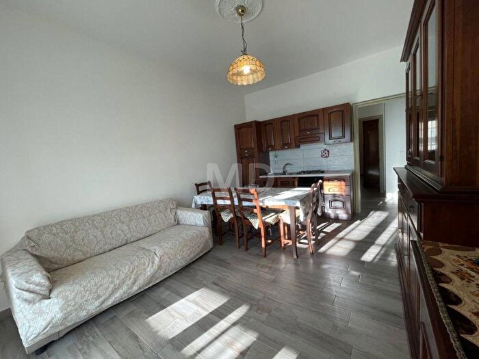 Appartamento trilocale in affitto in Centro, Loano