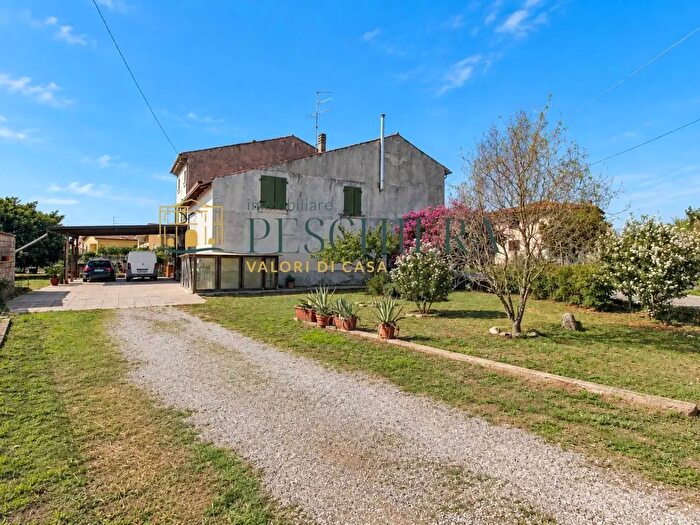 Casa con 6 locali in vendita in Località Campagnola, Valeggio Sul Mincio