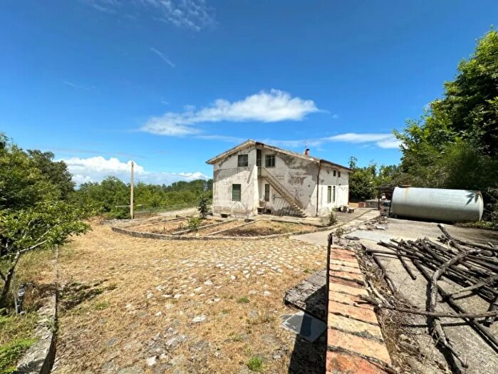 Casa con 7 locali in vendita in Reggio Calabria