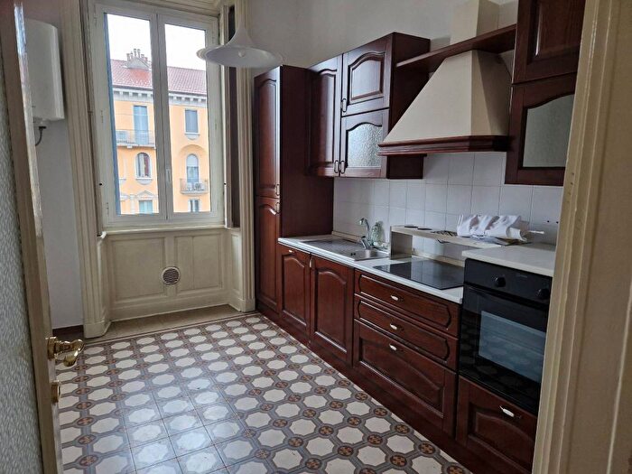 Appartamento trilocale in affitto in Via Spartaco, Montenero, Milano