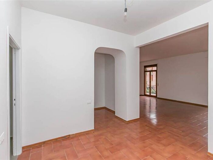 Appartamento con 5 locali in affitto in Scacciapensieri, Siena